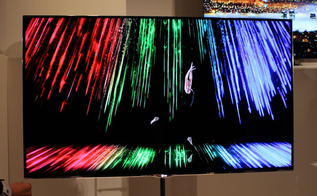 Her ses LGs 55-tommer OLED-TV, men Samsung havde også et