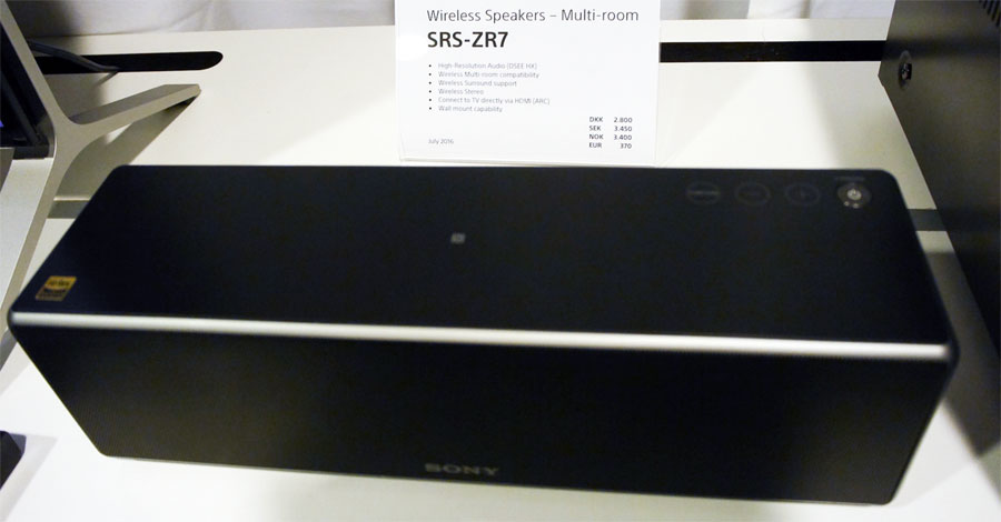 Sony ZR7 front Sony ZR7 front