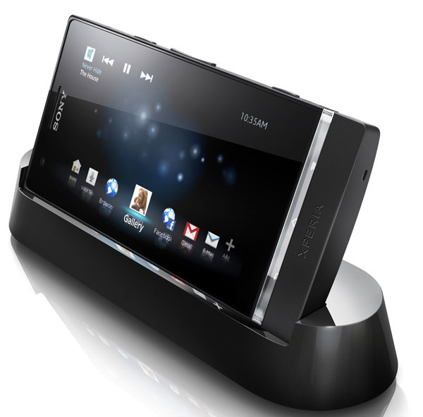Sony SmartDock fører smartphone-skærmen op på Tv-skærmen